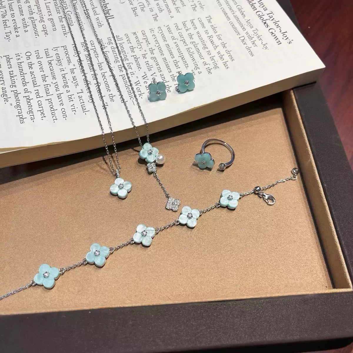 Lime Ice Clover Jewelry Set