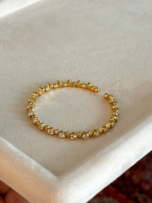 Blue Zircon Vertical Wide-Edge Thin Half-Bangle Bracelet (Gold Version)