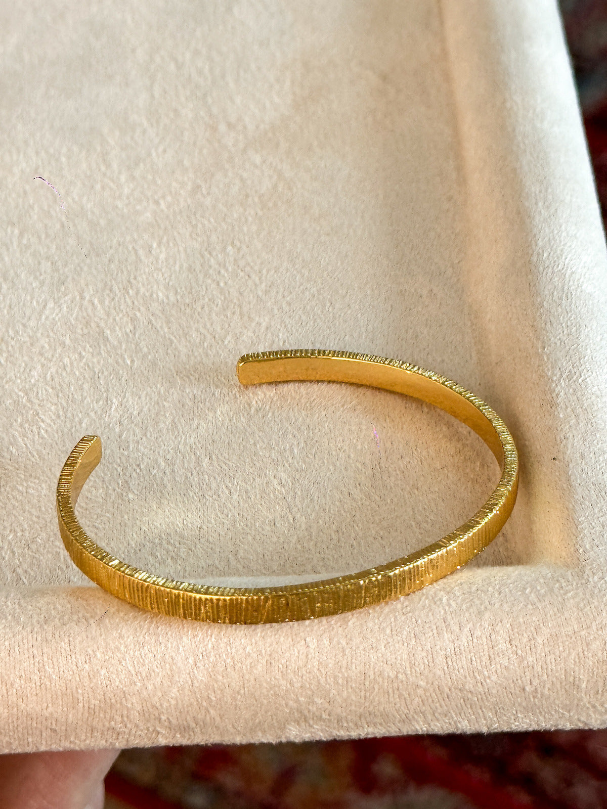 Blue Zircon Vertical Wide-Edge Thin Half-Bangle Bracelet (Gold Version)