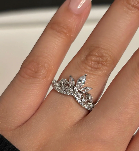 “TIARA” WISHBONE STERLING SILVER RING