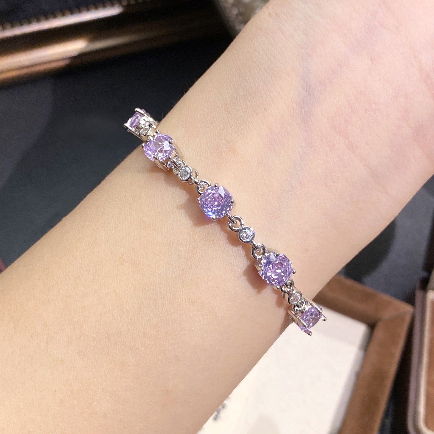 Octagonal rose diamond bracelet inlaid with high carbon diamond.