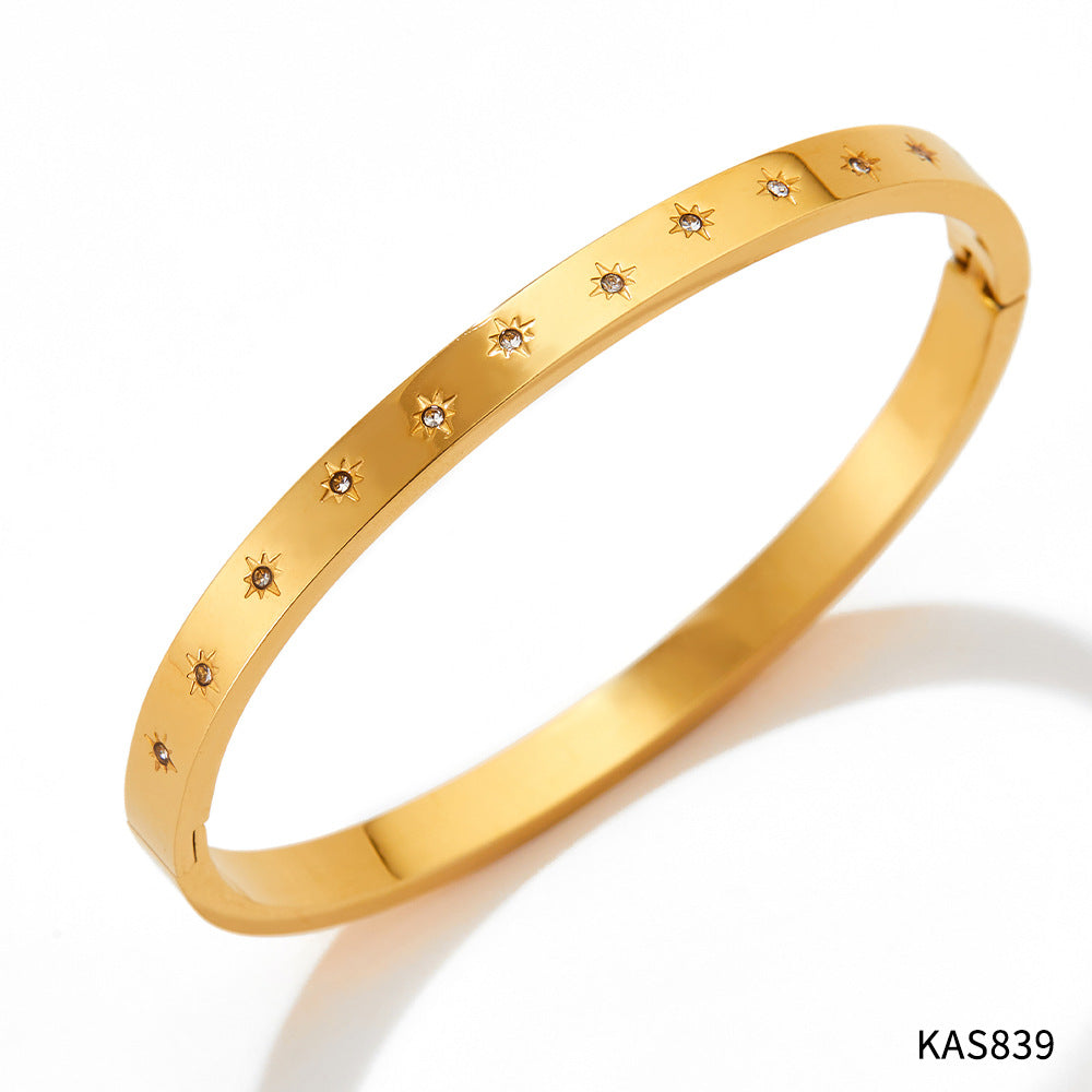Stainless bracelet with diamond does not fade