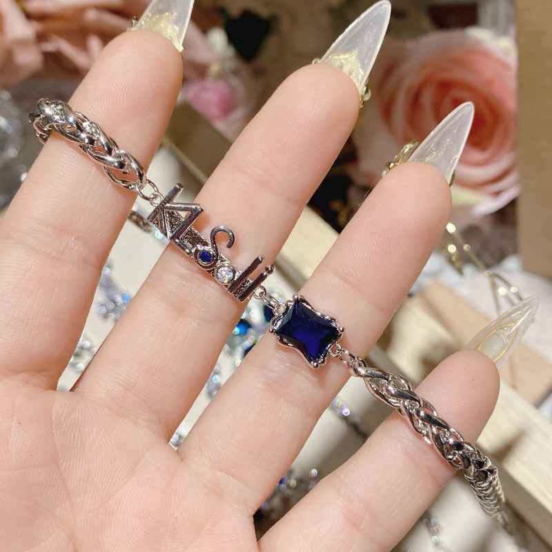 18K micro-inlaid diamond-encrusted colorful Tanzanian blue bracelet.