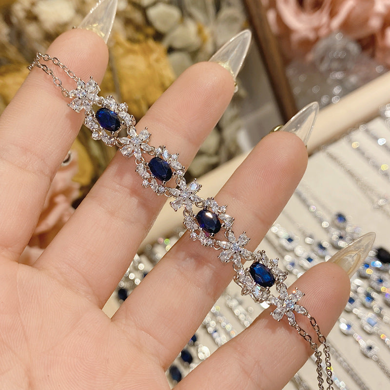 18K micro-inlaid diamond-encrusted colorful Tanzanian blue bracelet.