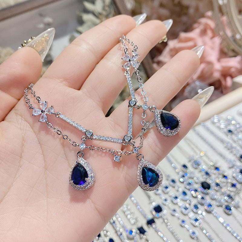 18K micro-inlaid diamond-encrusted colorful Tanzanian blue bracelet.