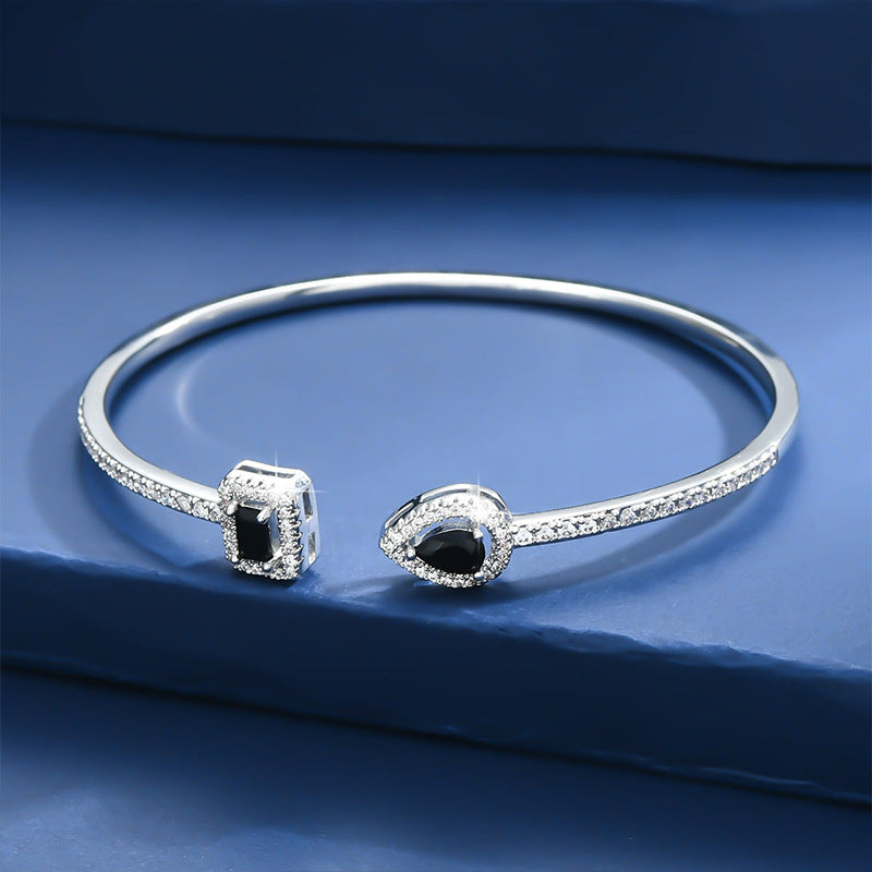 Bracelet with adjustable opening