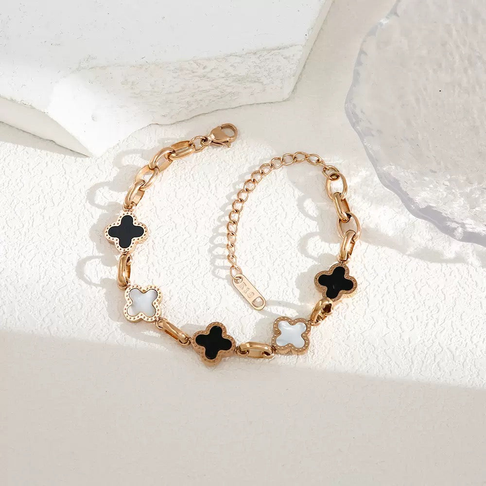 New four-leaf clover bracelet