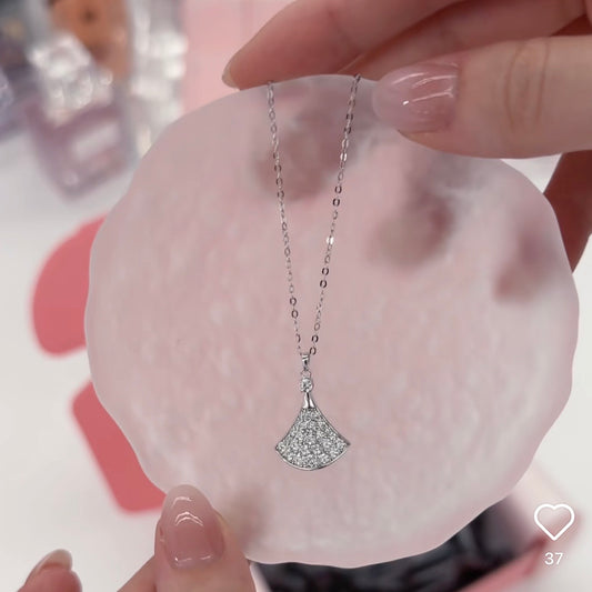Fan Necklace