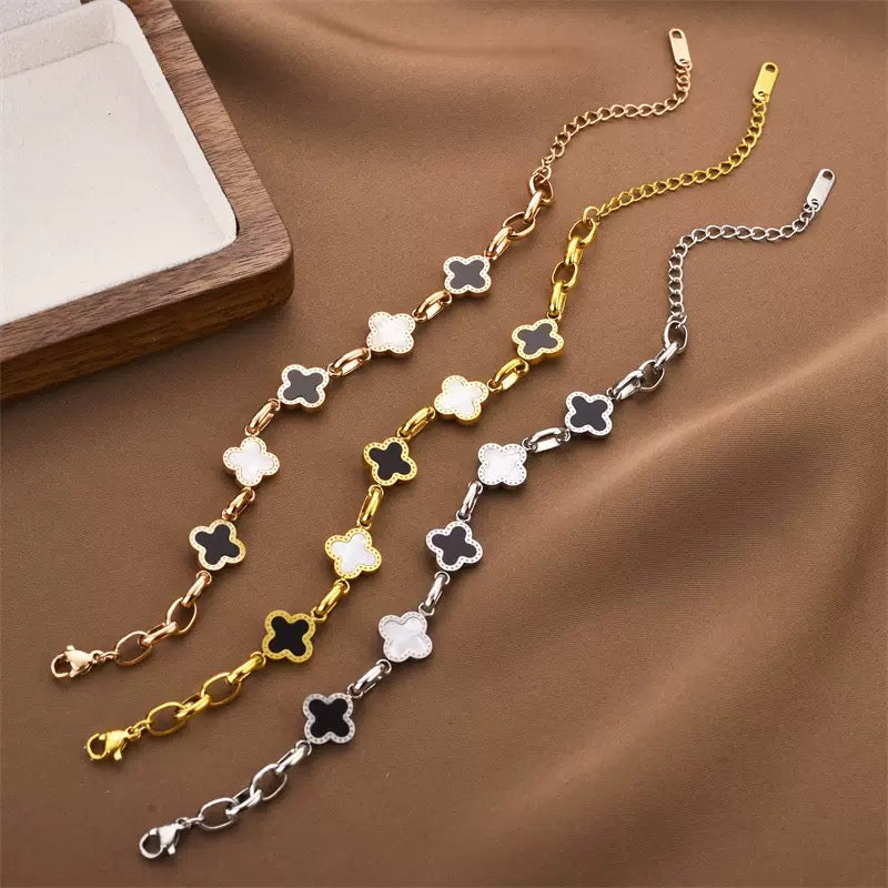 New four-leaf clover bracelet