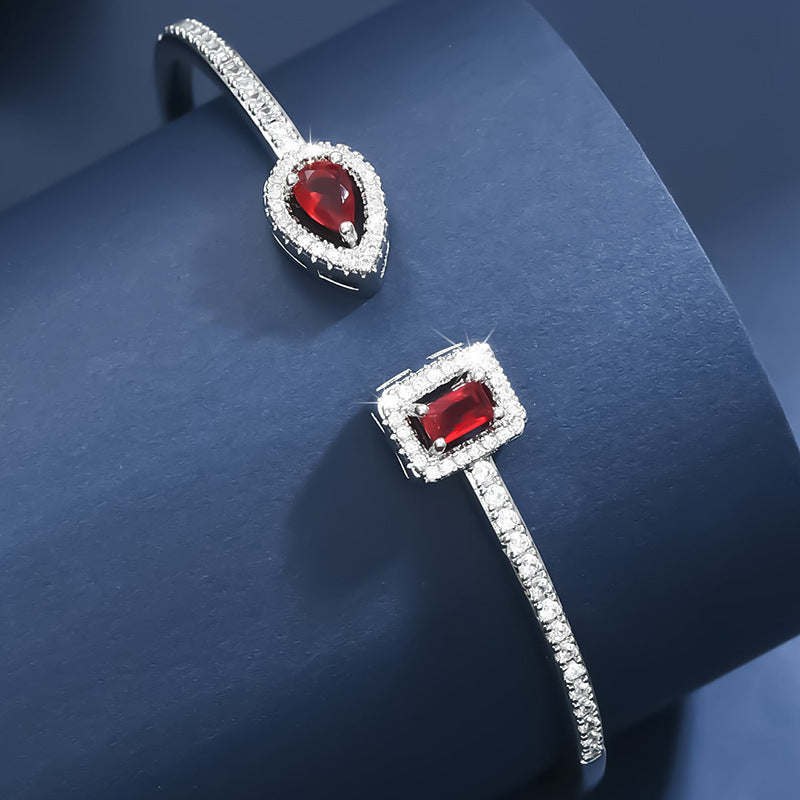 Bracelet with adjustable opening