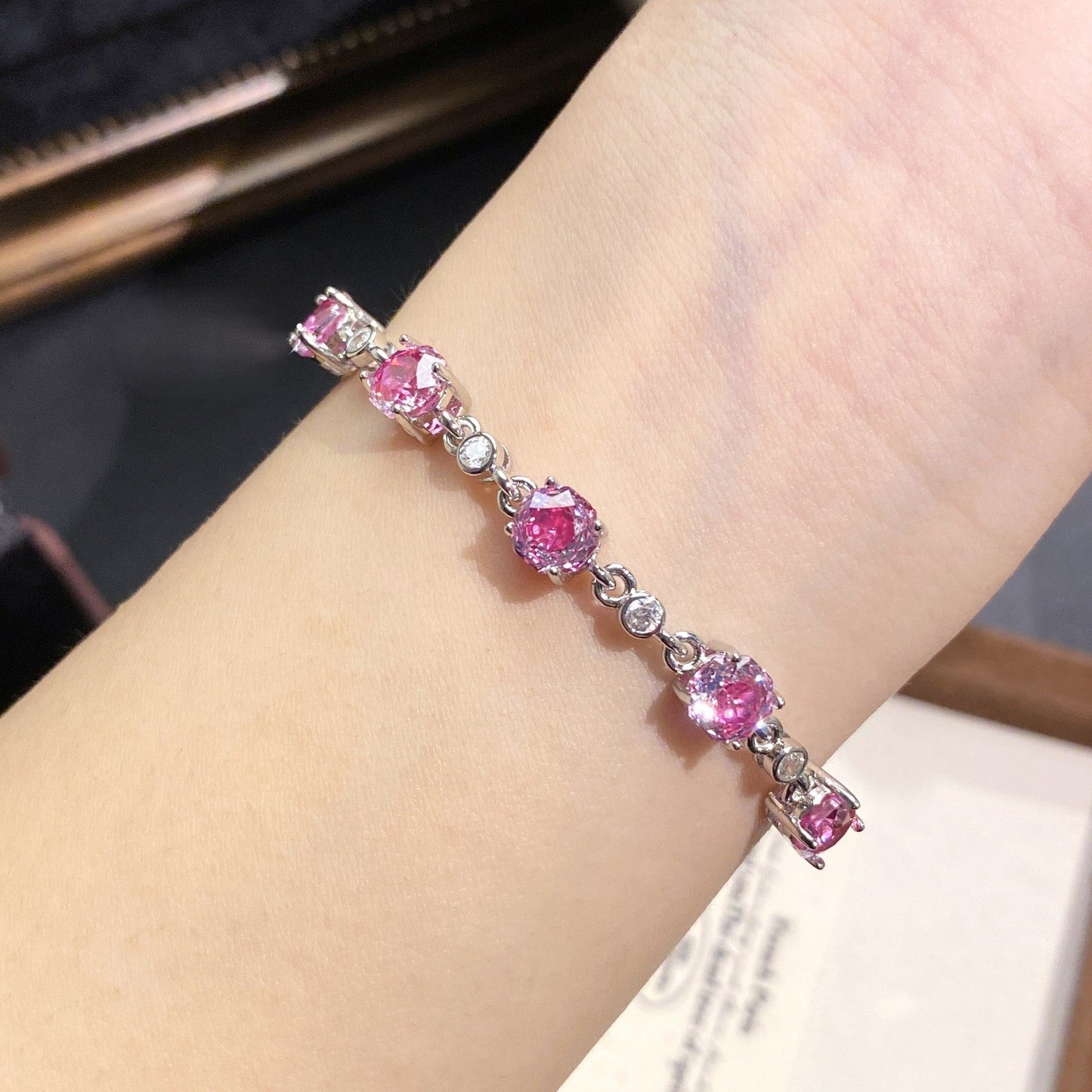 Octagonal rose diamond bracelet inlaid with high carbon diamond.