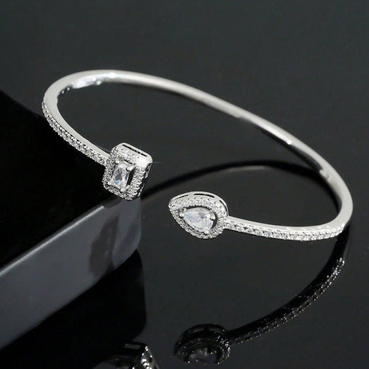 Bracelet with adjustable opening