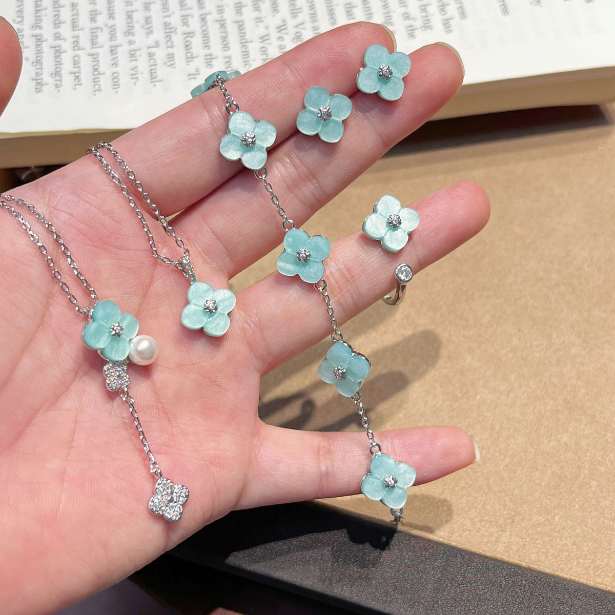 Lime Ice Clover Jewelry Set
