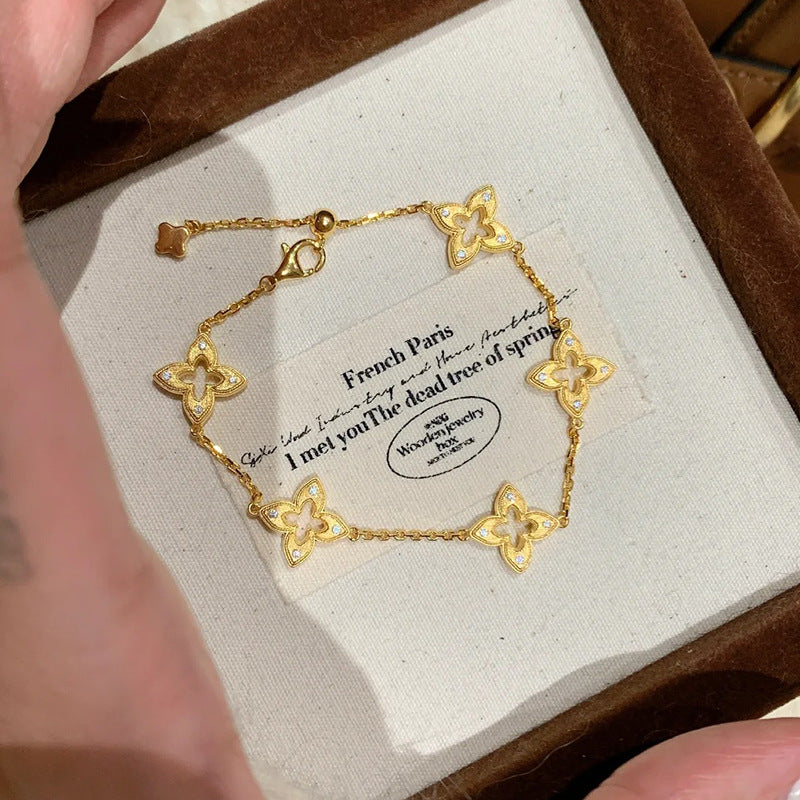 Retro Cut Out Brushed Four-Leaf Clover Bracelet