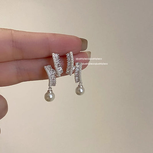 S925 Sterling Silver Pearl Earrings