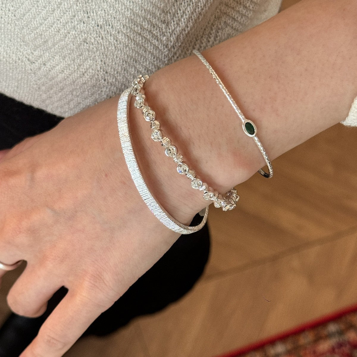 silver Fine Bracelet dark blue Stone Wide-brimmed Vertical Half Bracelet