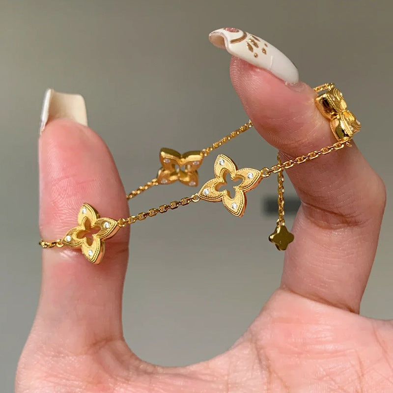Retro Cut Out Brushed Four-Leaf Clover Bracelet