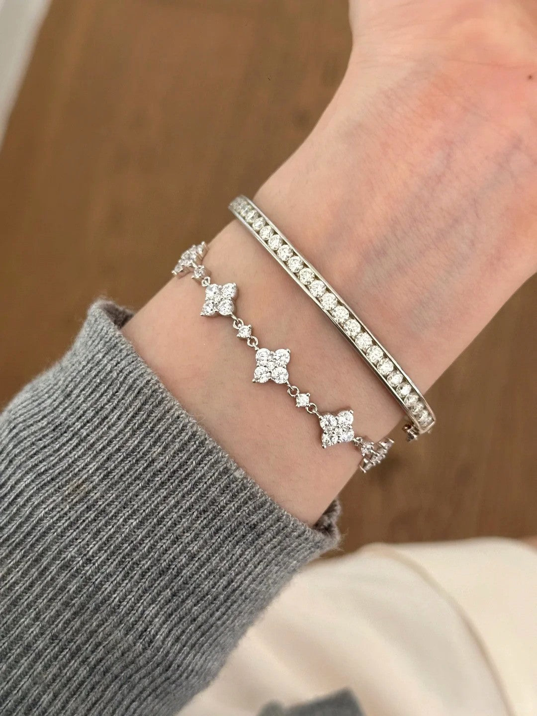 Clover Pulling High Carbon Diamond Bracelet