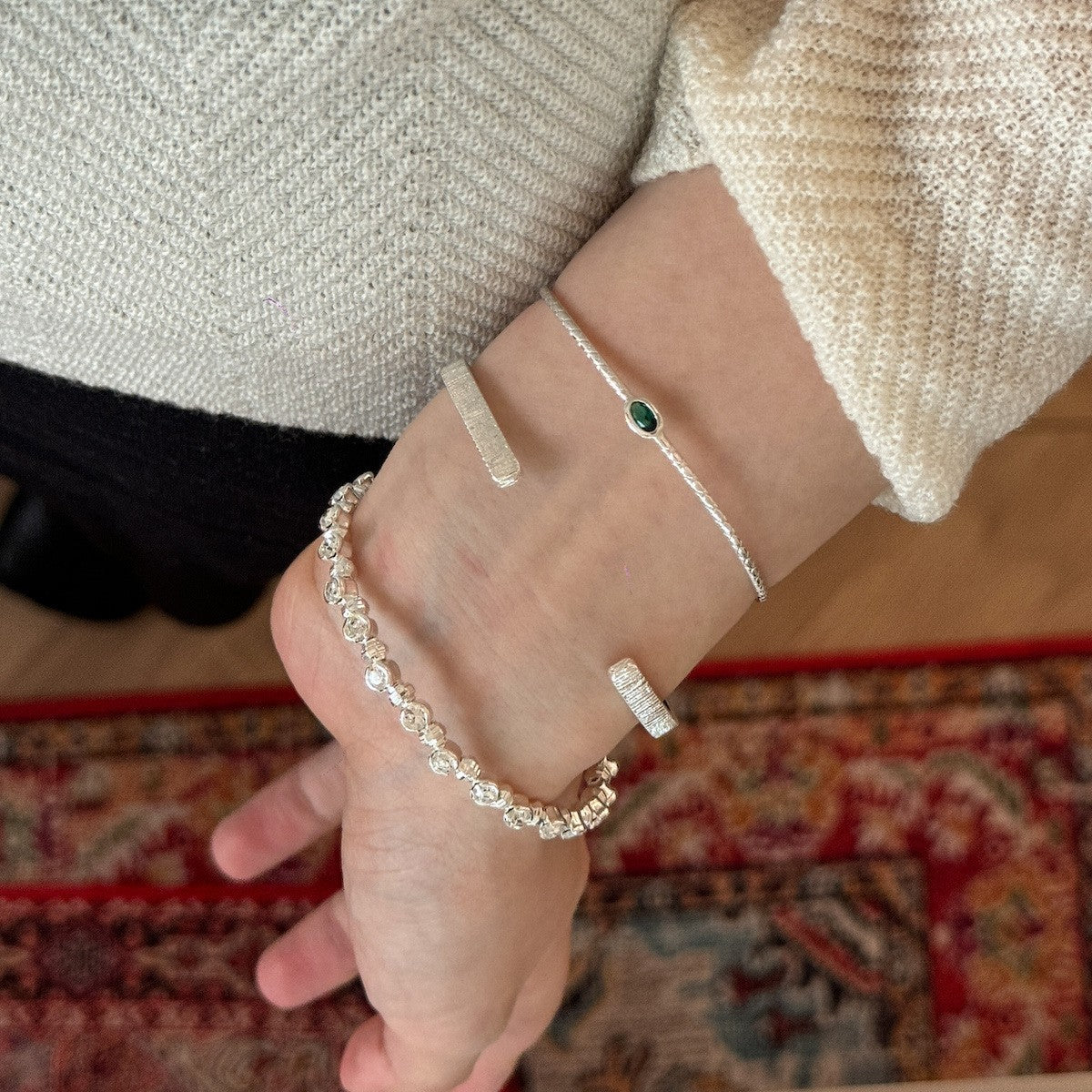 silver Fine Bracelet dark blue Stone Wide-brimmed Vertical Half Bracelet