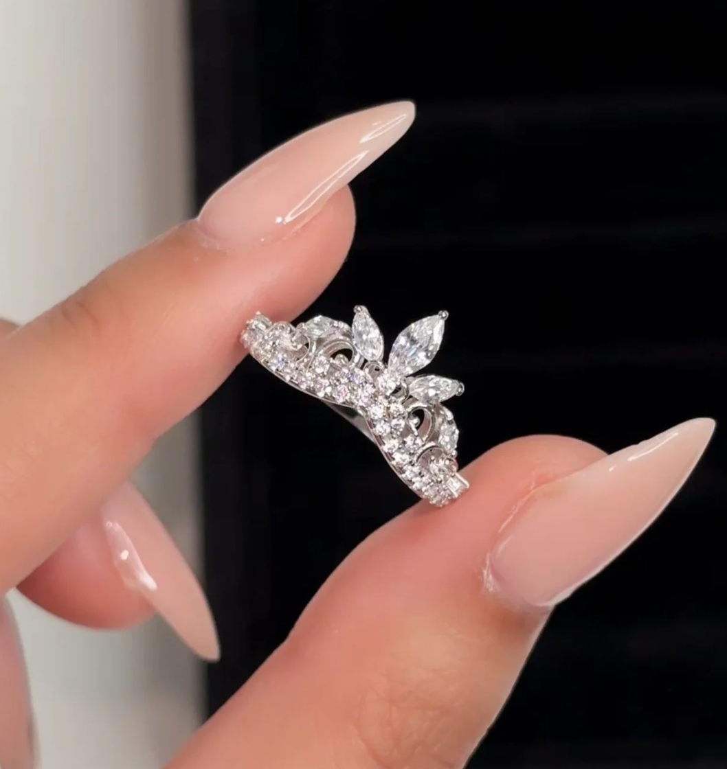 “TIARA” WISHBONE STERLING SILVER RING