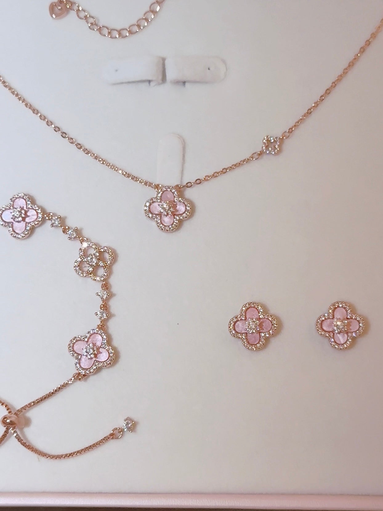Sakura Cleef Set