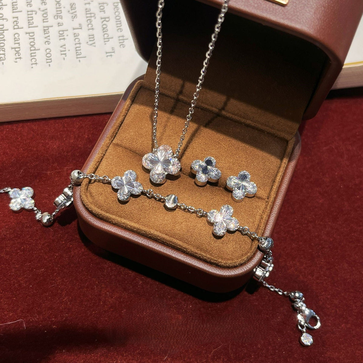 Red Corundum Clover Jewelry Set
